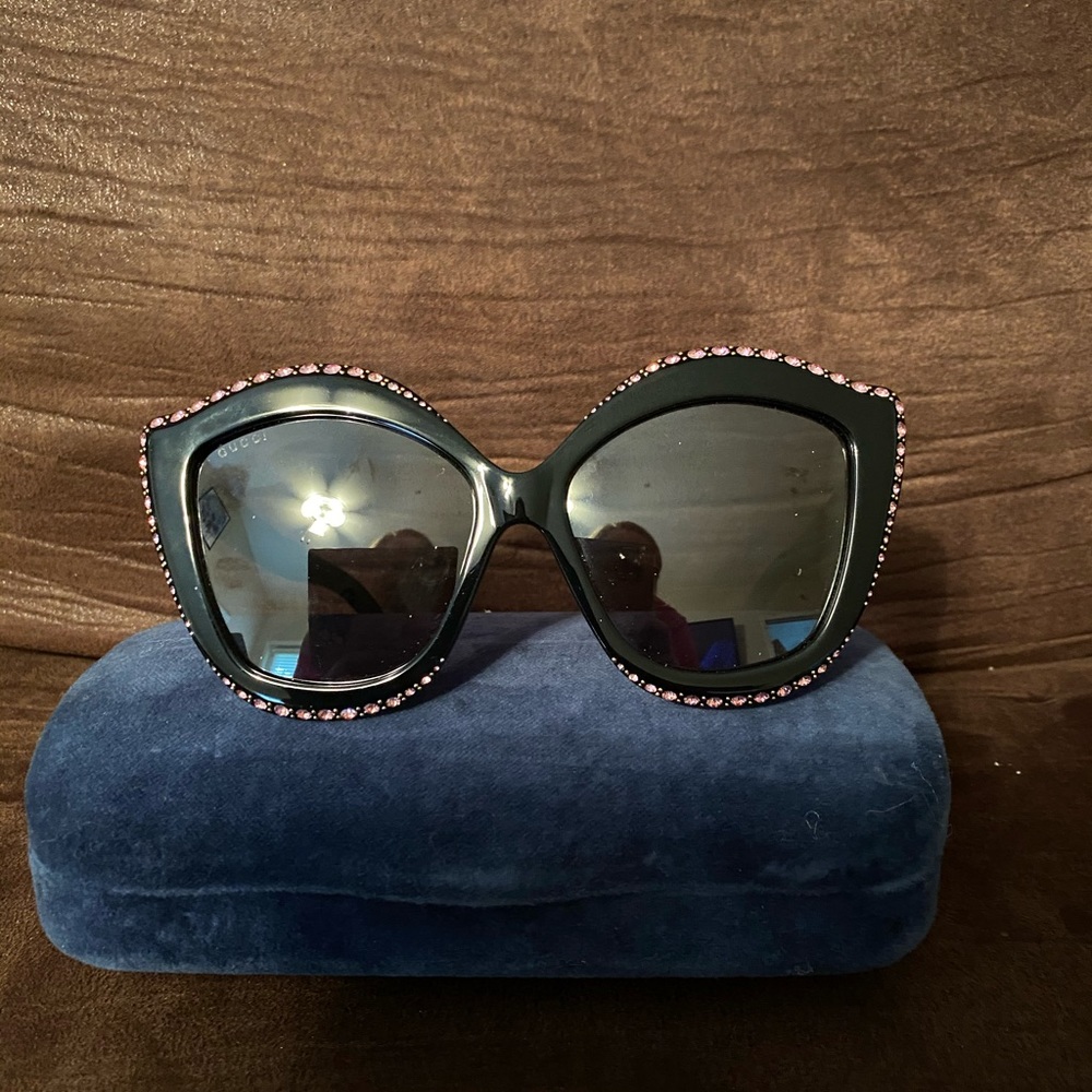 Chic Gucci Sunglasses